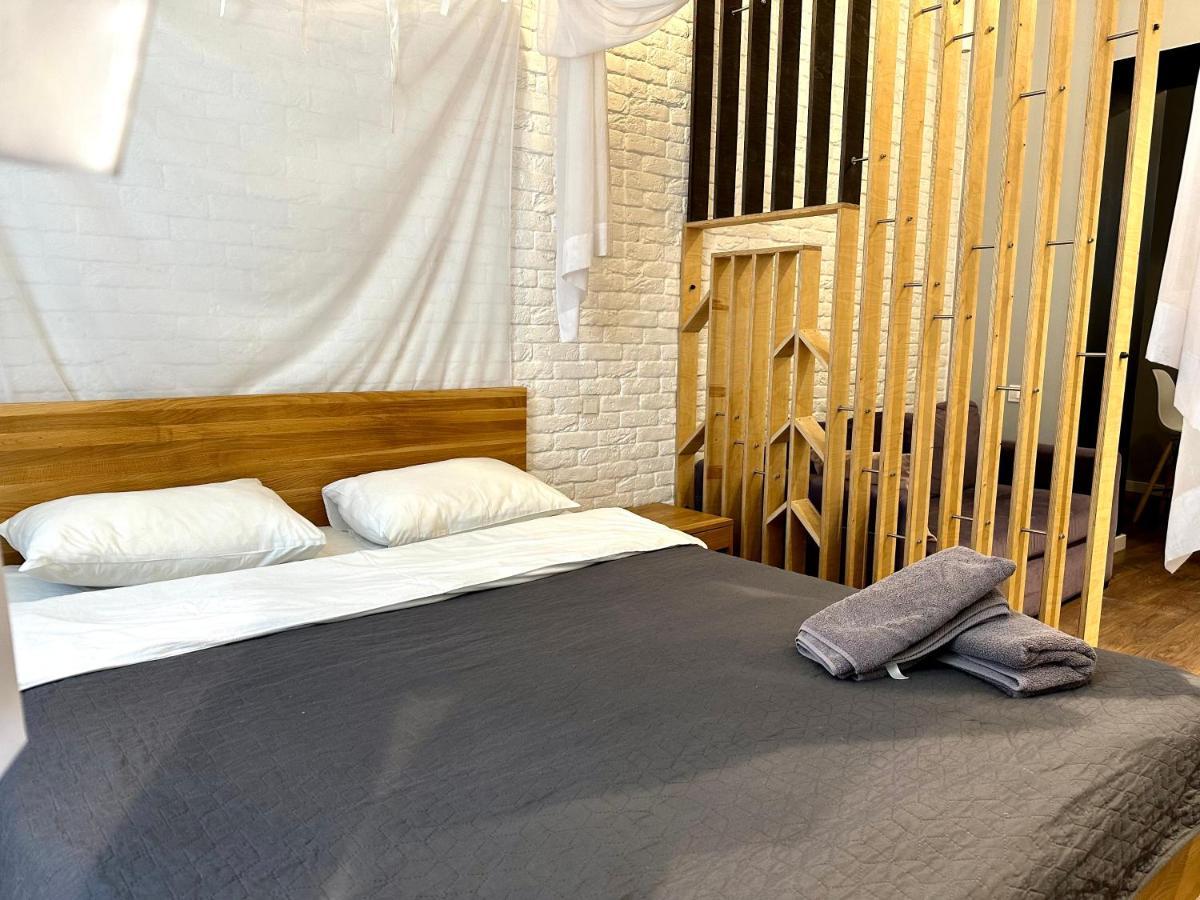 Romantic Apartments - Near Opera House 11/7 Lviv Bagian luar foto